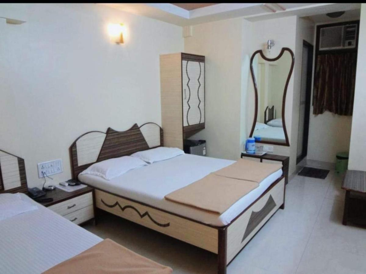 Hotel Broadway Colaba Мумбаї Екстер'єр фото