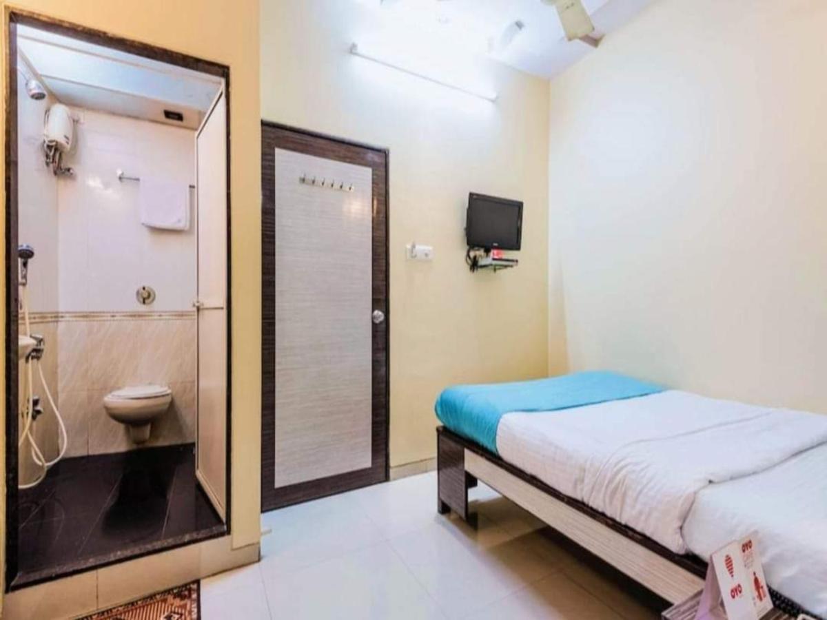 Hotel Broadway Colaba Мумбаї Екстер'єр фото