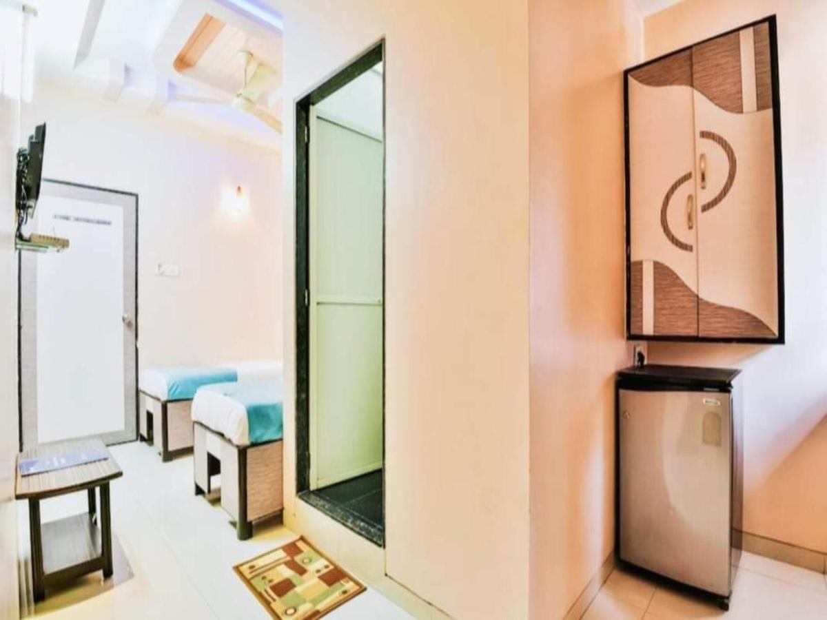 Hotel Broadway Colaba Мумбаї Екстер'єр фото