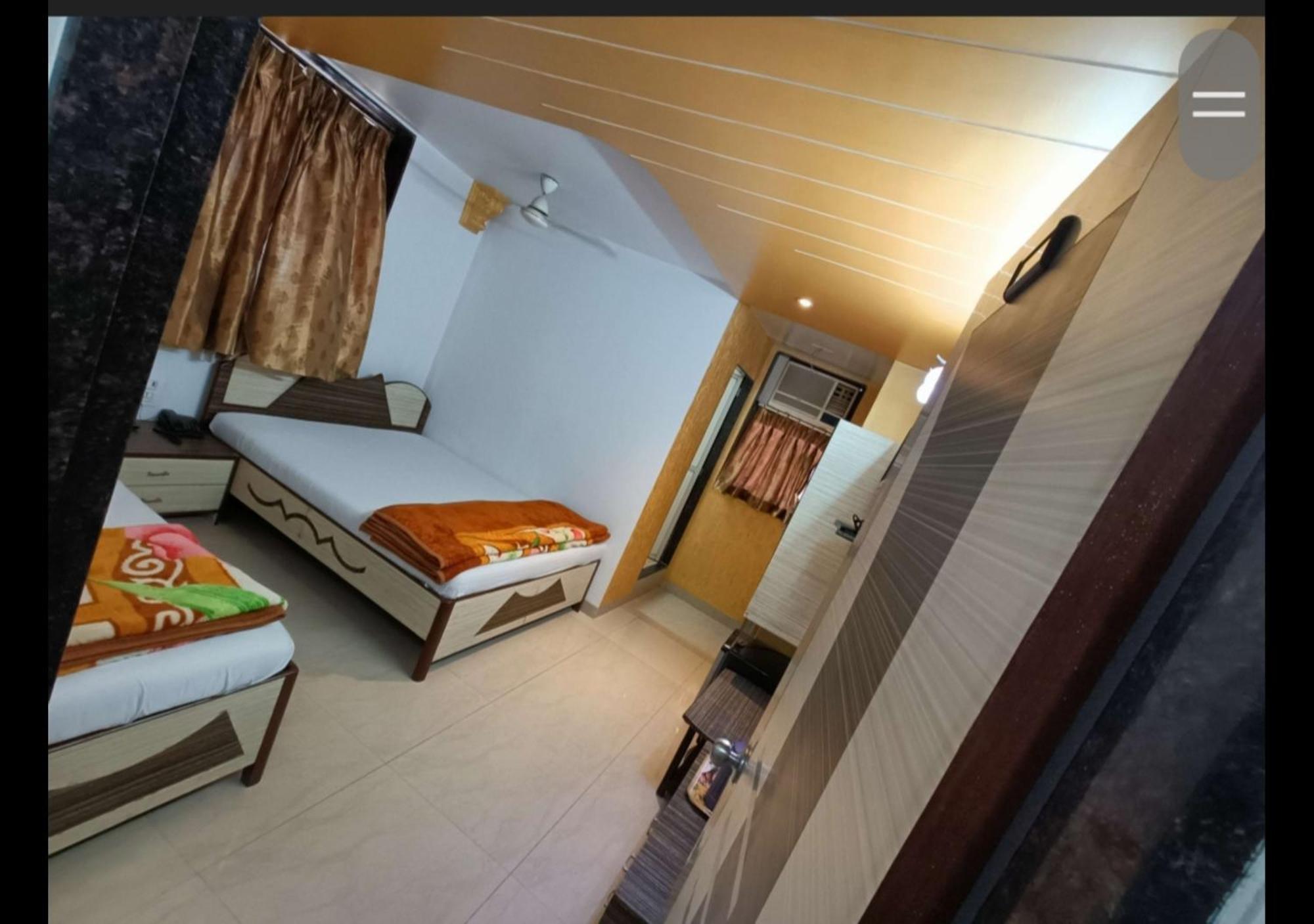 Hotel Broadway Colaba Мумбаї Екстер'єр фото