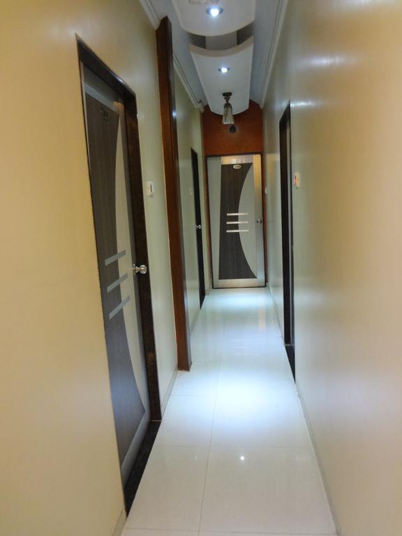 Hotel Broadway Colaba Мумбаї Екстер'єр фото